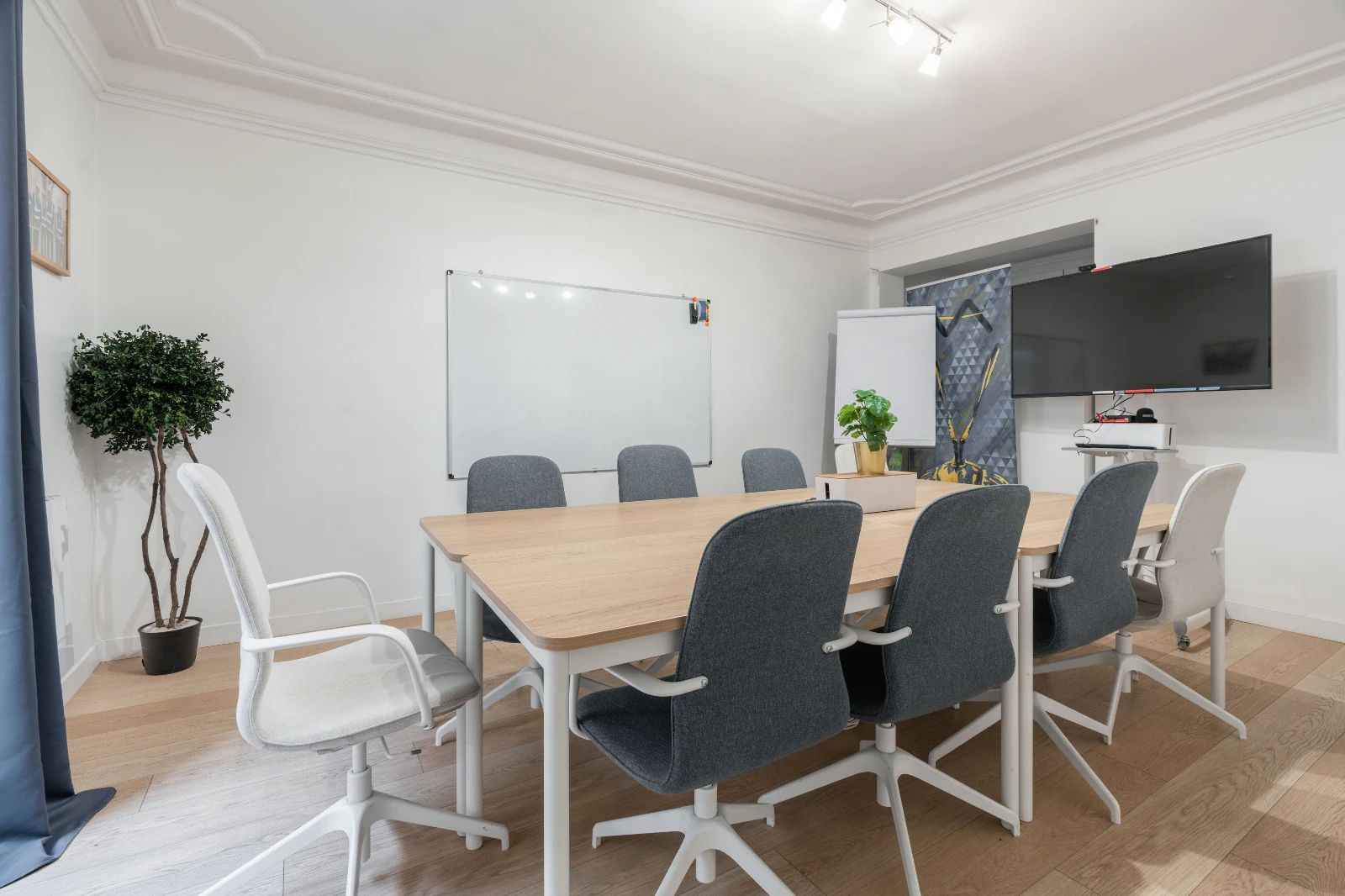 Bureau opéré · 1 à 24 postes · rue de Maubeuge, Paris 10e — photo 3/25