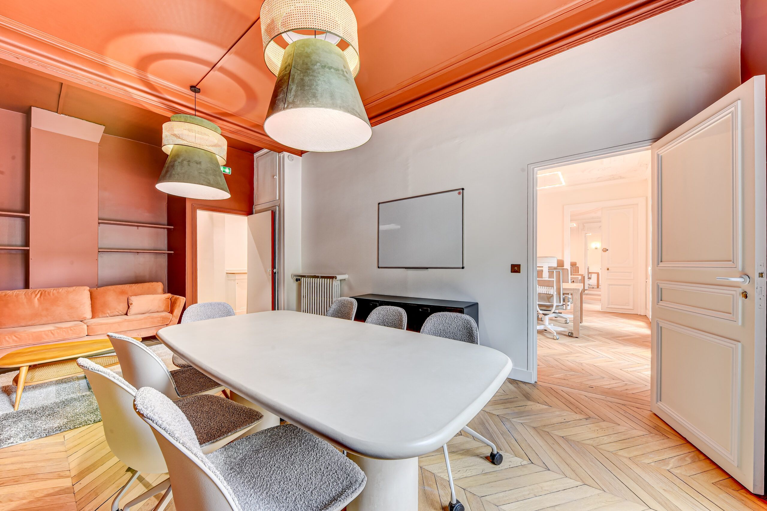 Bureau opéré · 1 à 36 postes · boulevard de Magenta, Paris 10e — photo 2/8
