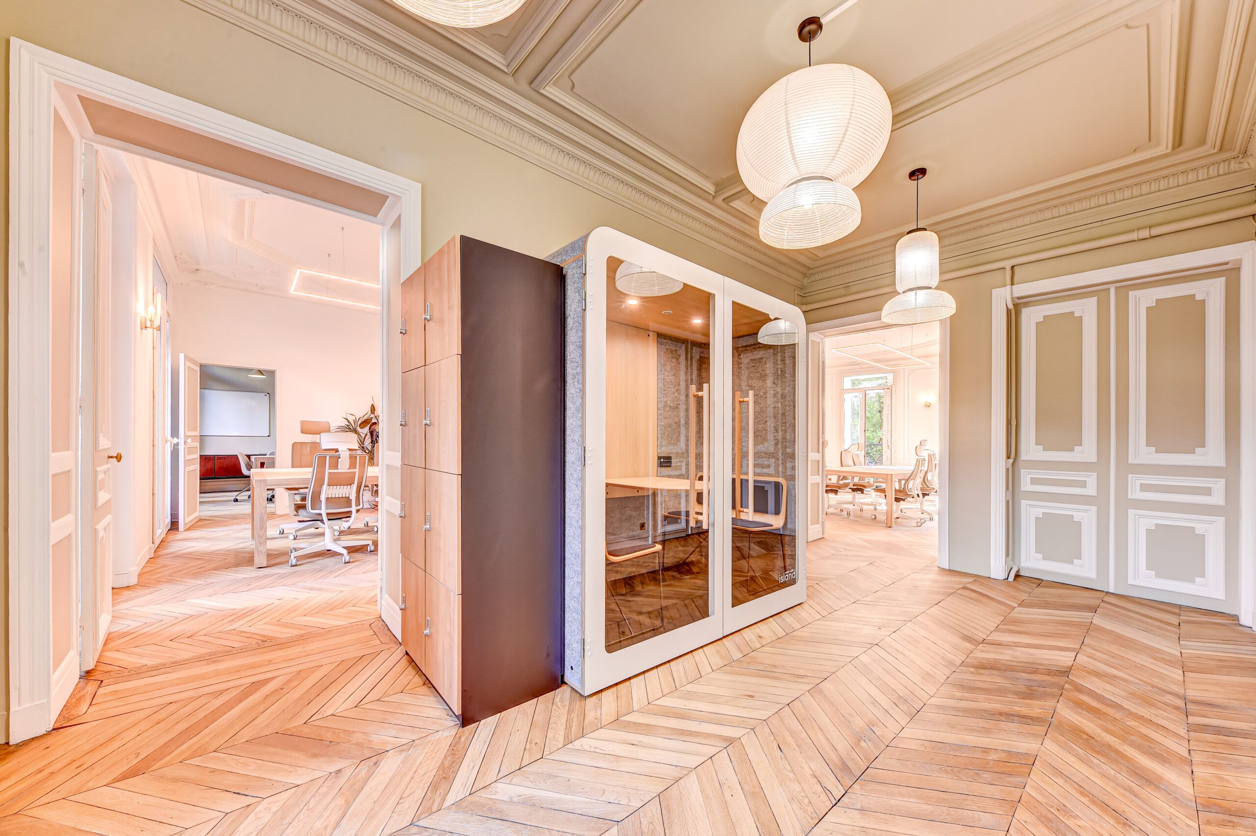 Bureau opéré · 1 à 36 postes · boulevard de Magenta, Paris 10e — photo 5/8