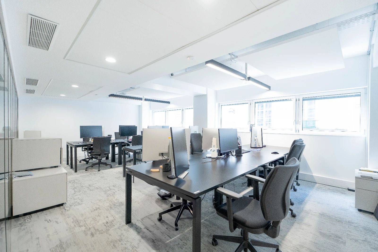 Bureau opéré · 30 à 36 postes · rue Feydeau, Paris 2e — photo 9/16