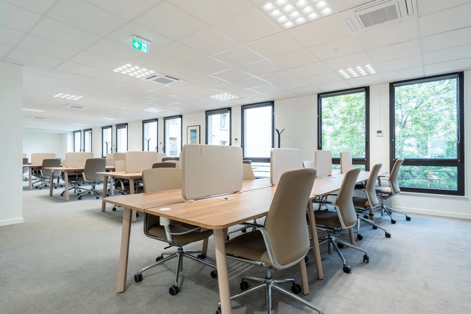 Bureau opéré · 65 à 72 postes · rue de Monceau, Paris 8e — photo 2/19