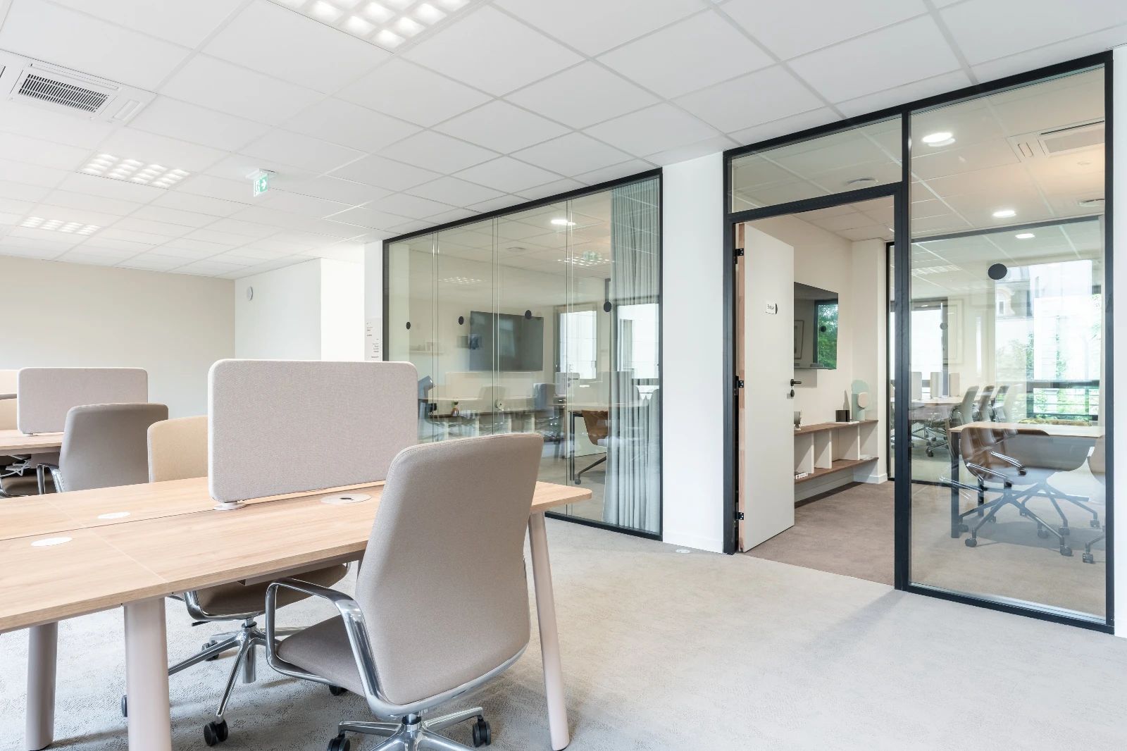 Bureau opéré · 65 à 72 postes · rue de Monceau, Paris 8e — photo 10/19