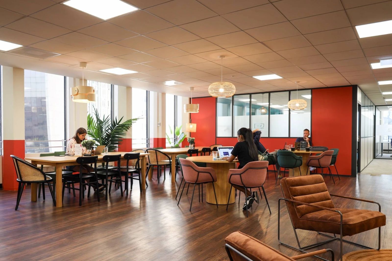 Coworking · 270 postes · rasse Boieldieu, Puteaux — photo 3/9