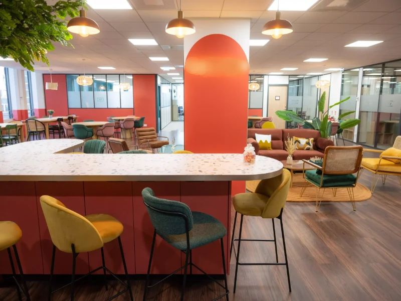Coworking · 270 postes · rasse Boieldieu, Puteaux — photo 4/9