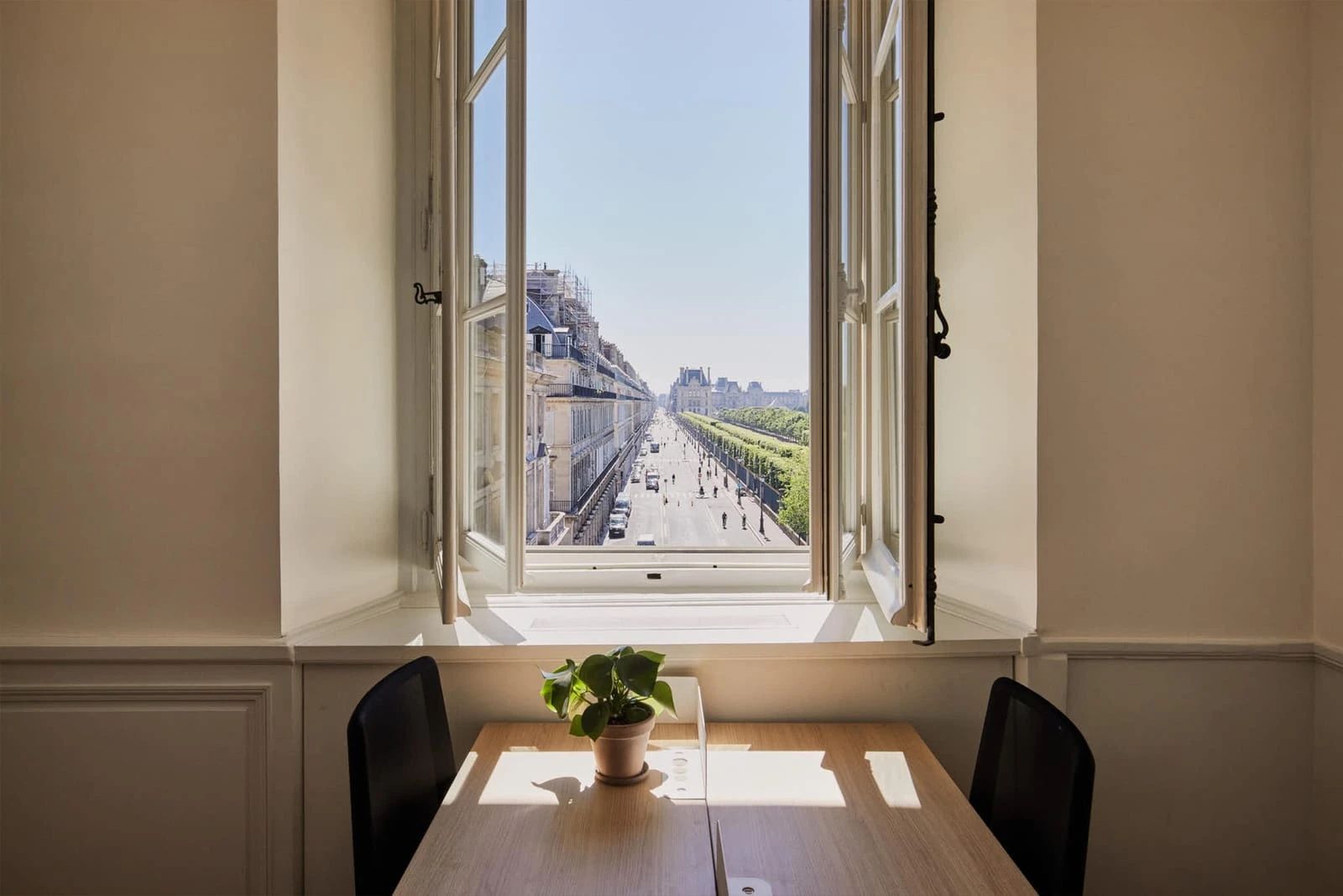 Coworking · 1 à 400 postes · rue Royale, Paris 8e — photo 4/12