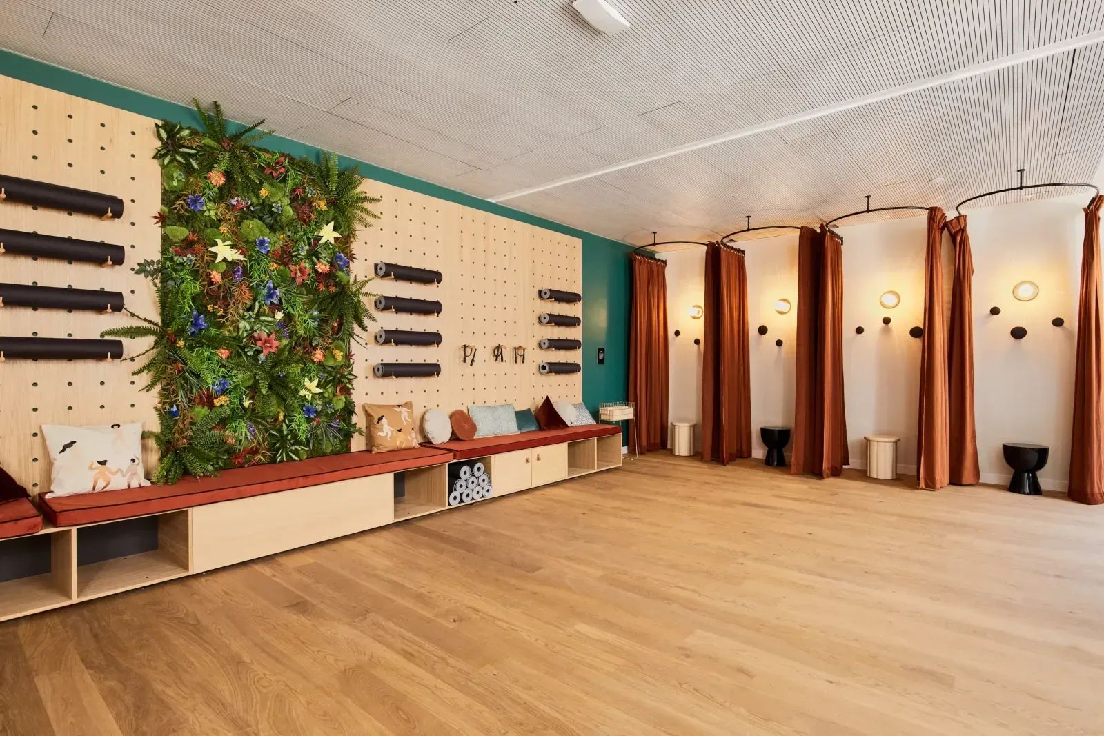 Coworking · 1 à 400 postes · rue Royale, Paris 8e — photo 11/12