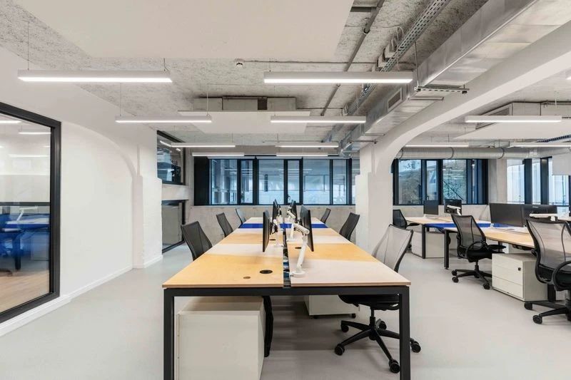 Bureau opéré · 40 à 46 postes · rue Saint-Antoine, Paris 4e — photo 9/17