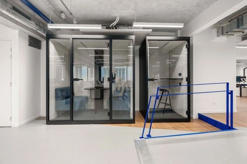 Bureau opéré · 40 à 46 postes · rue Saint-Antoine, Paris 4e — photo 12/17