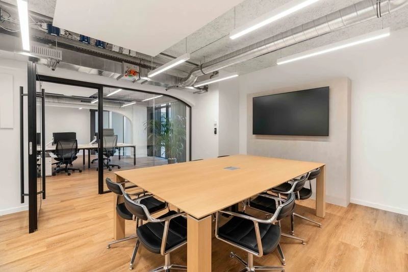 Bureau opéré · 40 à 46 postes · rue Saint-Antoine, Paris 4e — photo 13/17