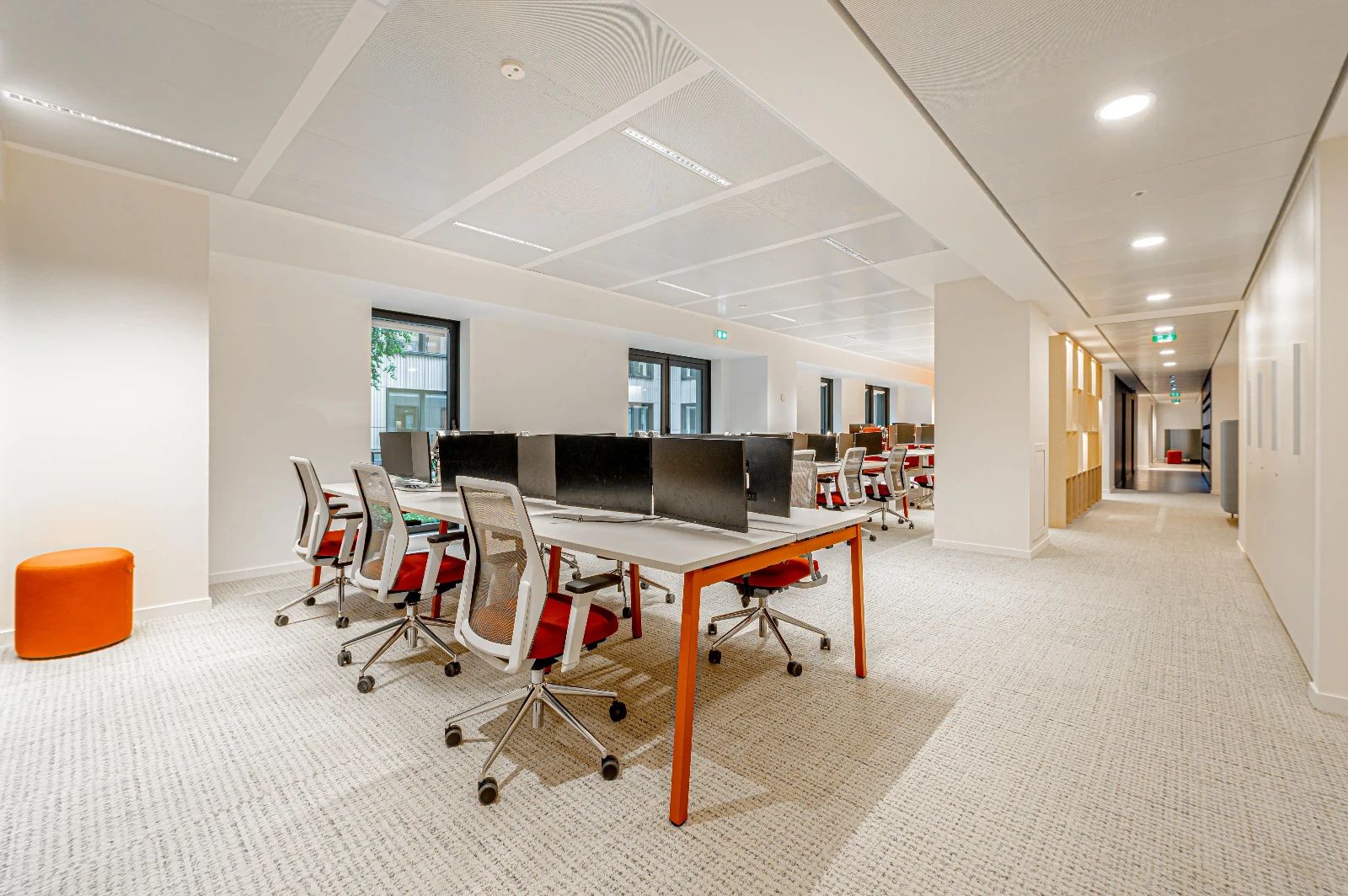 Bureau opéré · 120 à 134 postes · rue Lamartine, Paris 9e — photo 1/6