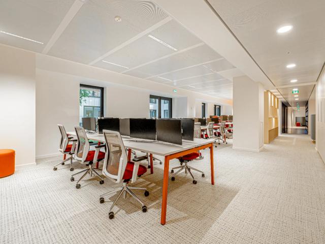 Bureau opéré · 120 à 134 postes · rue Lamartine, Paris 9e — photo 1/6