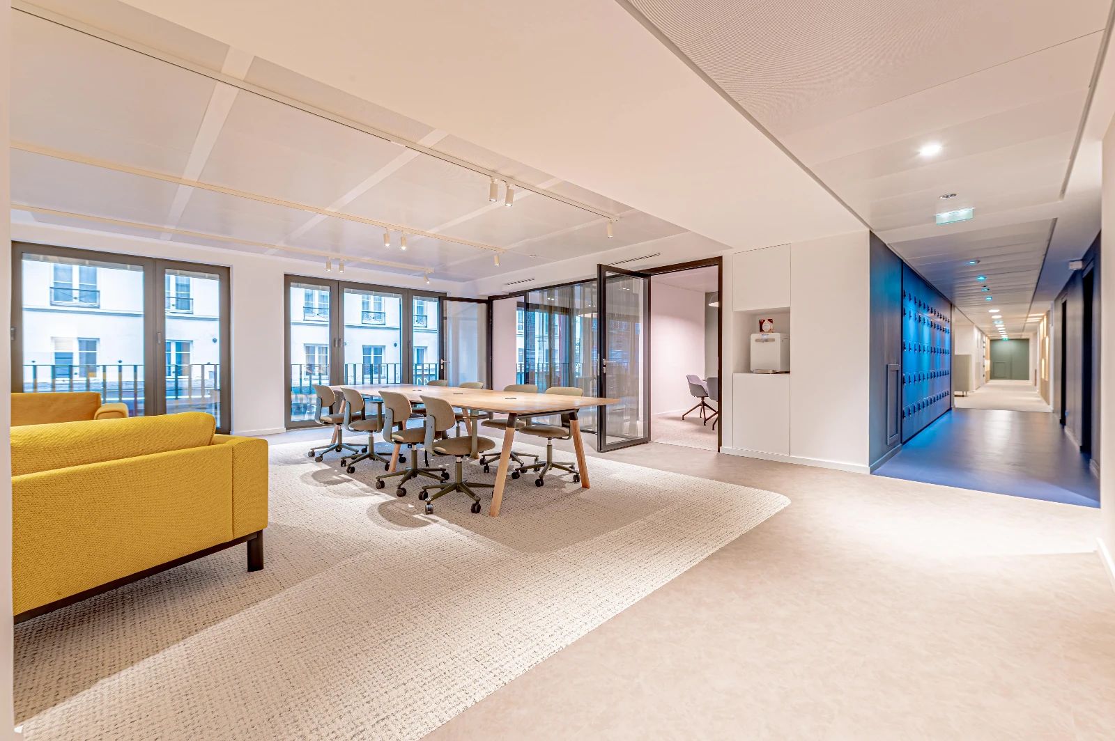 Bureau opéré · 120 à 134 postes · rue Lamartine, Paris 9e — photo 4/19