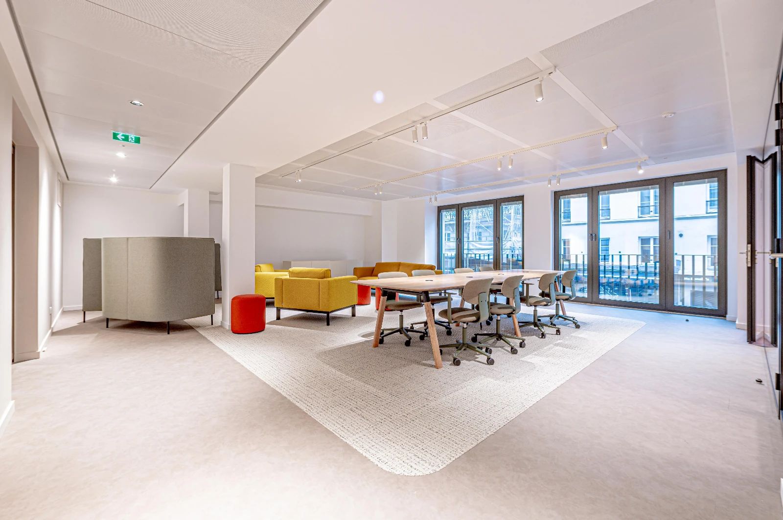 Bureau opéré · 120 à 134 postes · rue Lamartine, Paris 9e — photo 9/19