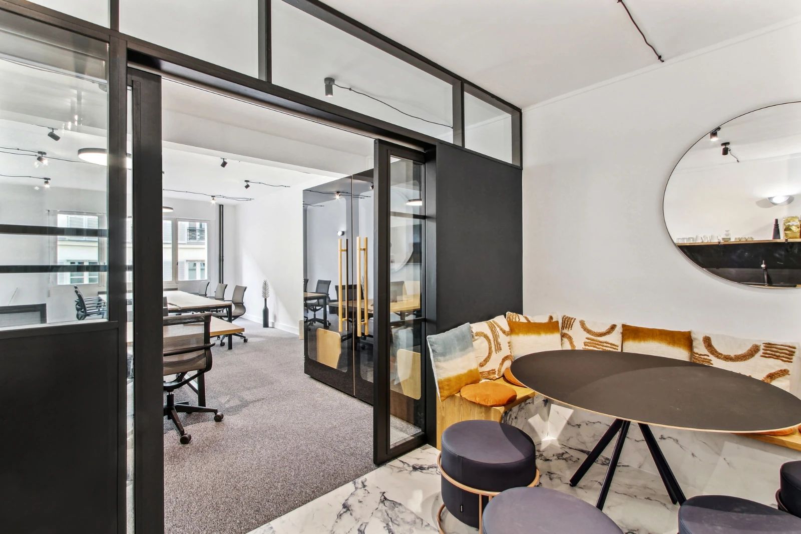 Bureau opéré · 10 postes · rue du Colisée, Paris 8e — photo 4/11