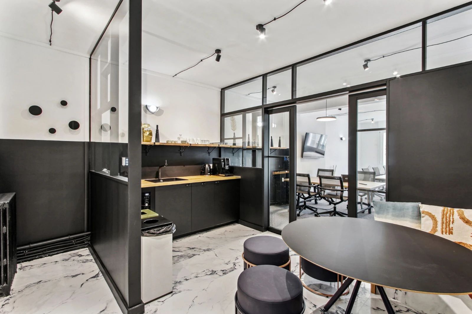 Bureau opéré · 10 postes · rue du Colisée, Paris 8e — photo 5/11