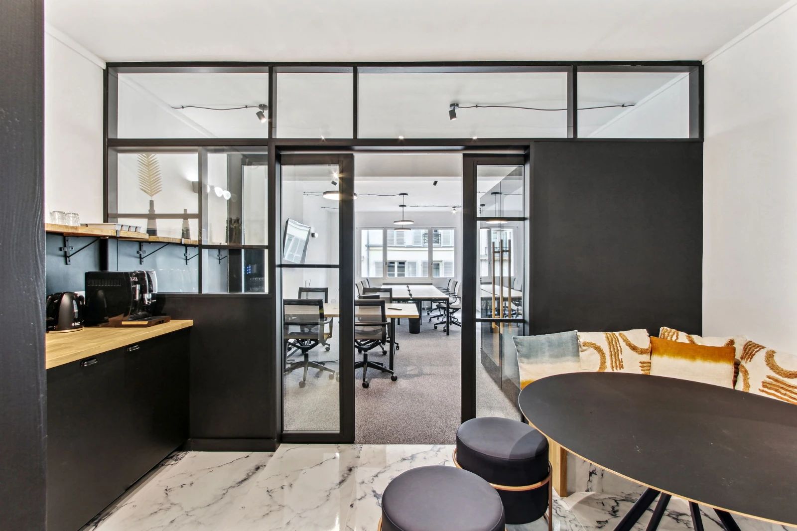 Bureau opéré · 10 postes · rue du Colisée, Paris 8e — photo 7/11
