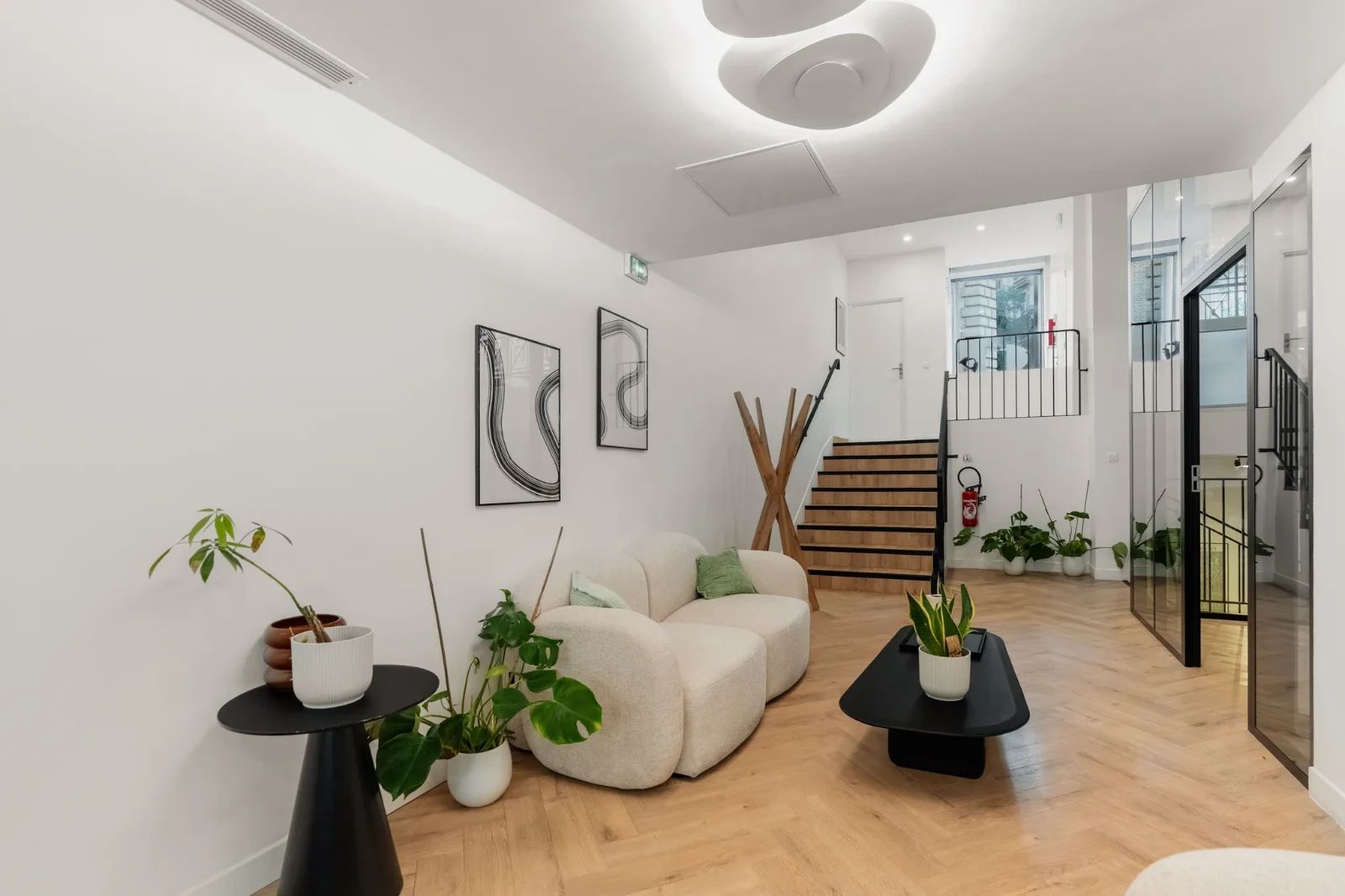 Bureau opéré · 20 à 24 postes · rue Jean-Baptiste Pigalle, Paris 9e — photo 5/16