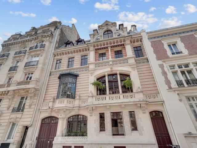 Bureau opéré · 90 à 115 postes · rue Fortuny, Paris 17e — photo 1/6