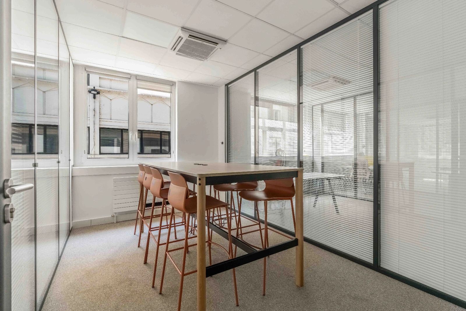 Bureau opéré · 40 à 56 postes · rue Bayen, Paris 17e — photo 6/9