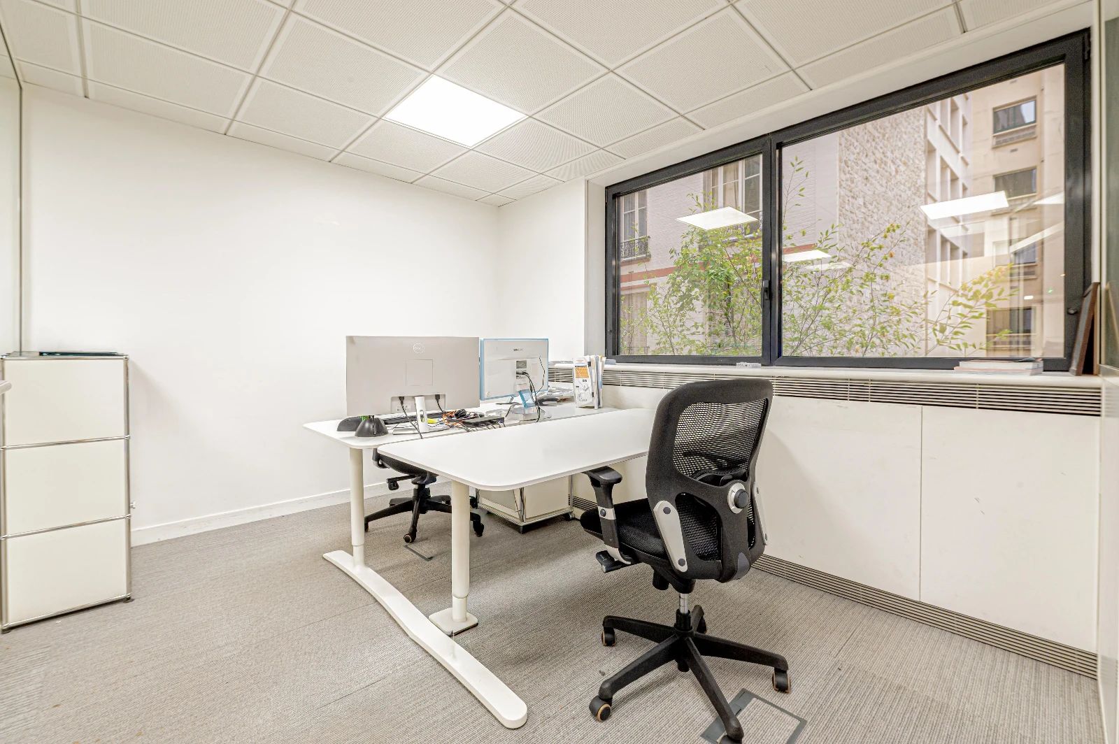 Bureau opéré · 15 à 22 postes · rue de l'Université, Paris 7e — photo 3/7