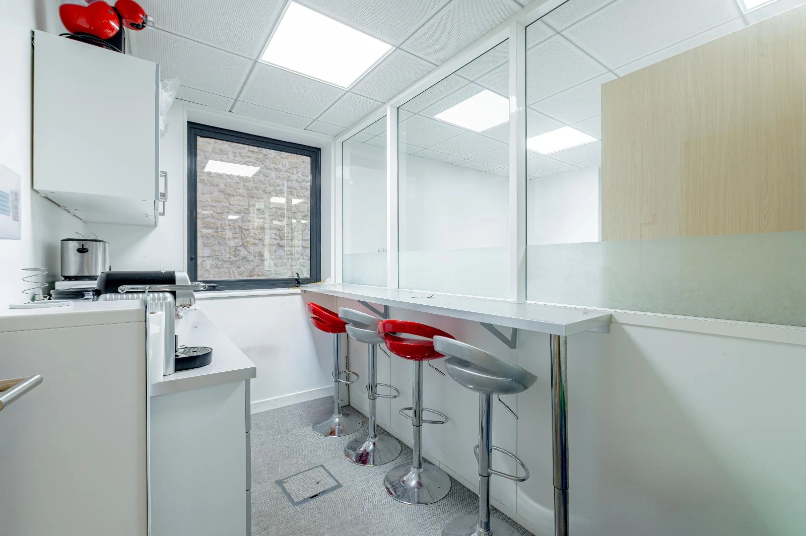 Bureau opéré · 15 à 22 postes · rue de l'Université, Paris 7e — photo 7/7