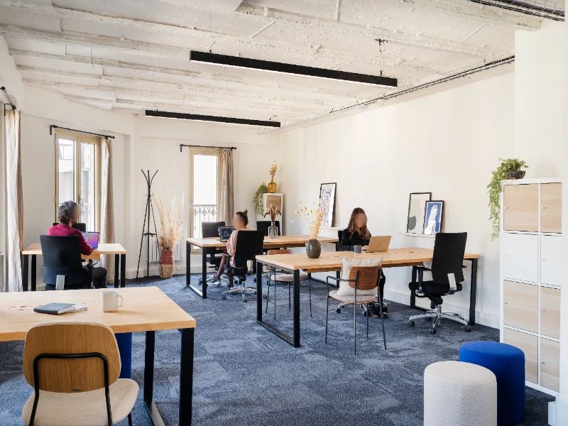 Bureau opéré · 15 postes · rue de Châteaudun, Paris 9e — photo 2/7