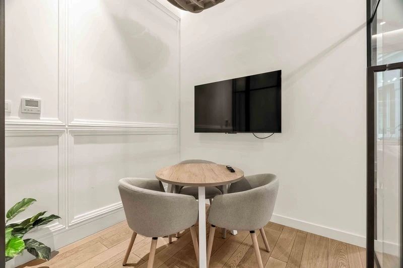 Bureau opéré · 20 à 28 postes · avenue Franklin Delano Roosevelt, Paris 8e — photo 6/11