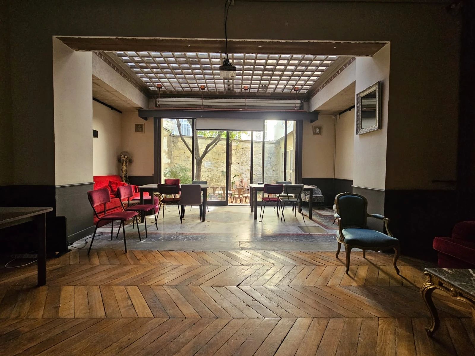 Bureau opéré · 100 à 120 postes · rue de Bucarest, Paris 8e — photo 9/17