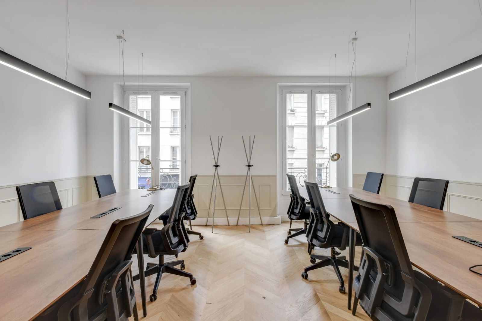 Bureau opéré · 18 postes · rue de Charonne, Paris 11e — photo 2/6