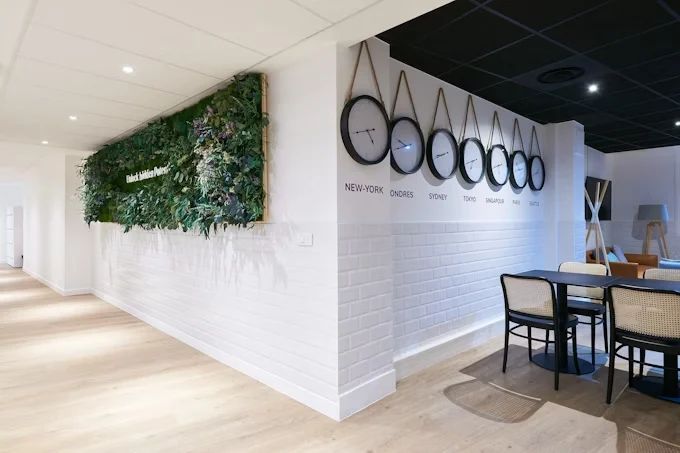 Bureau opéré · 20 à 30 postes · rue d'Amsterdam, Paris 9e — photo 2/6