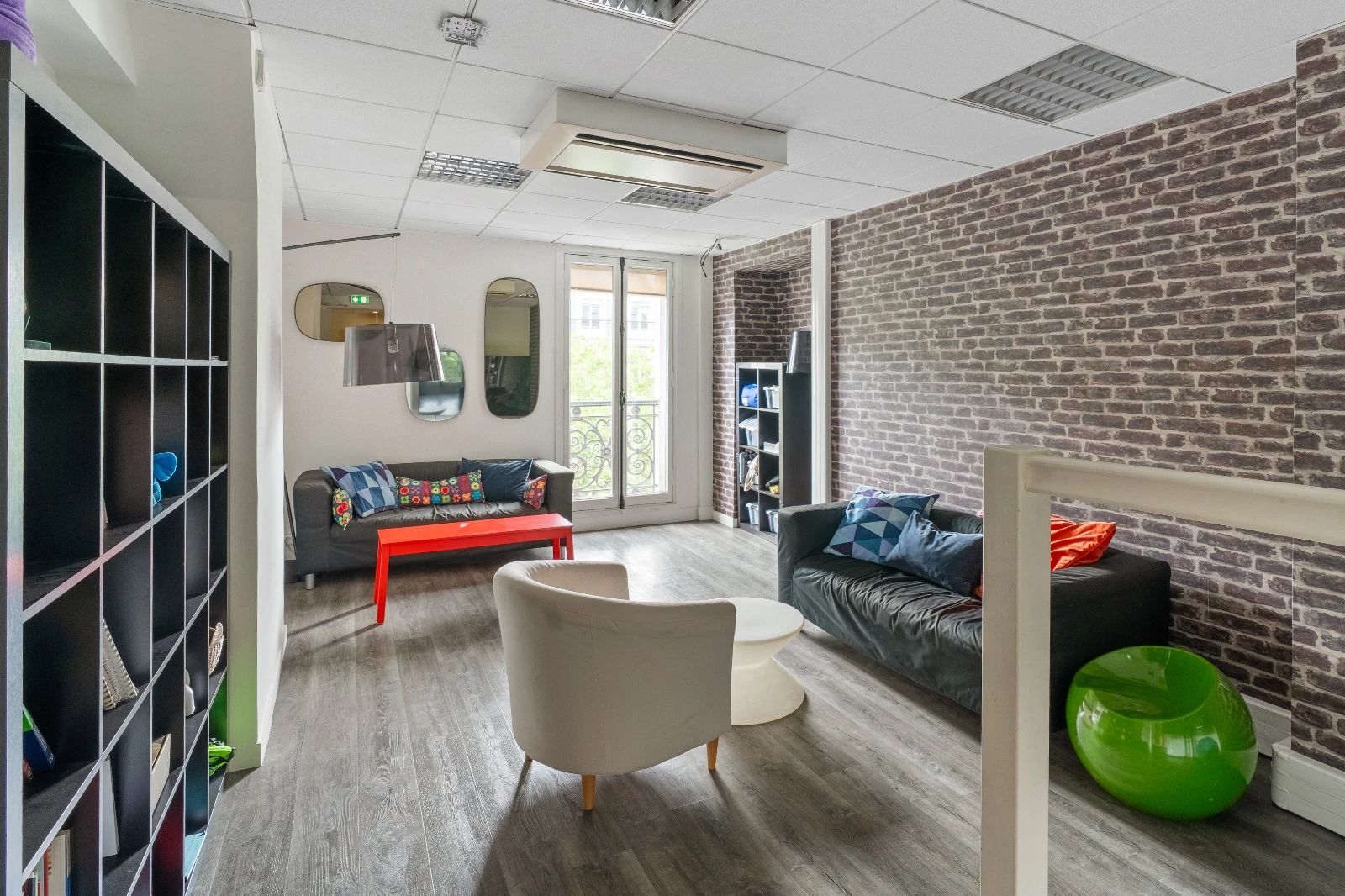 Bureau opéré · 1 à 16 postes · rue de Palestro, Paris 2e — photo 2/19