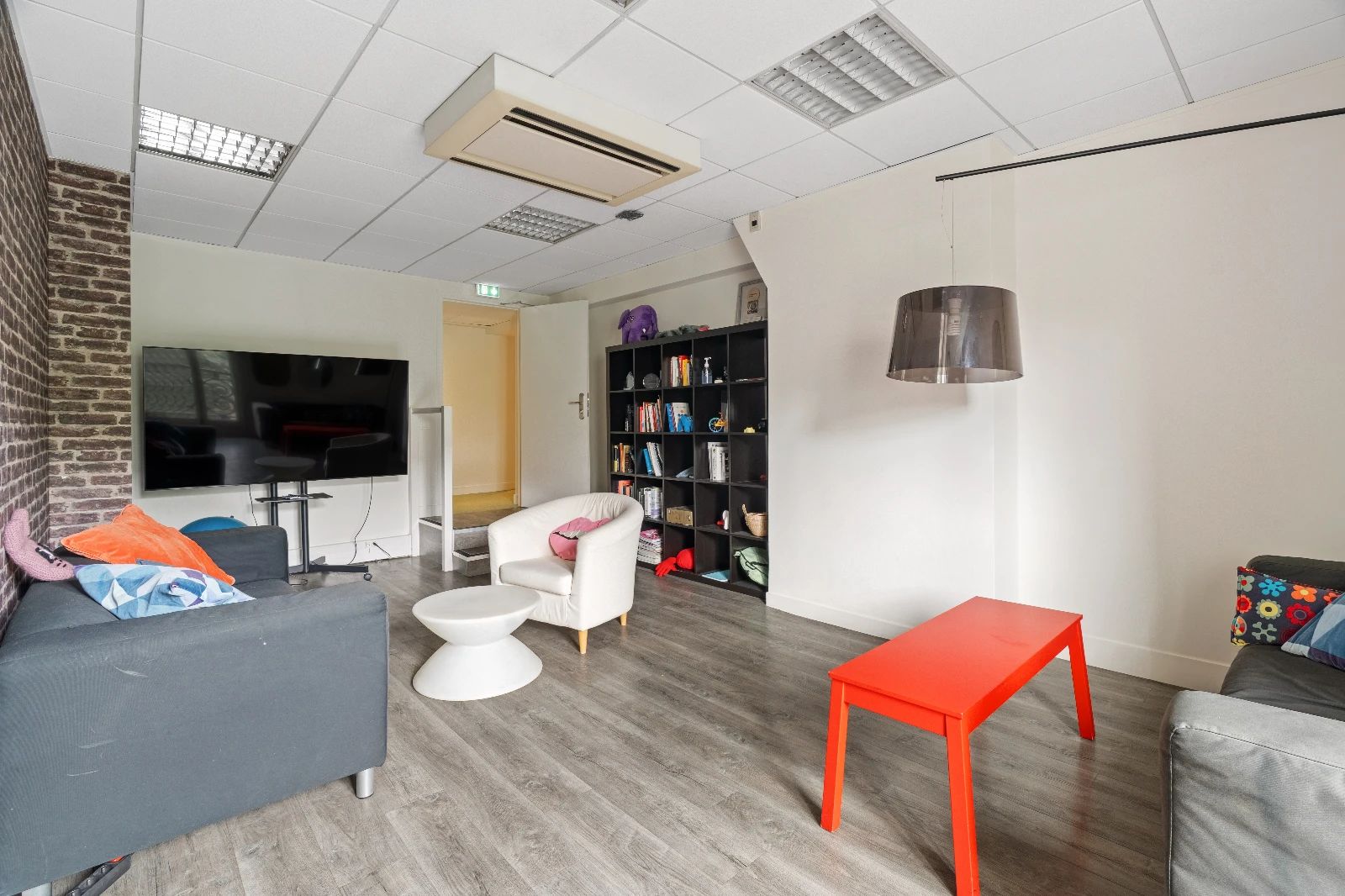 Bureau opéré · 1 à 16 postes · rue de Palestro, Paris 2e — photo 3/19