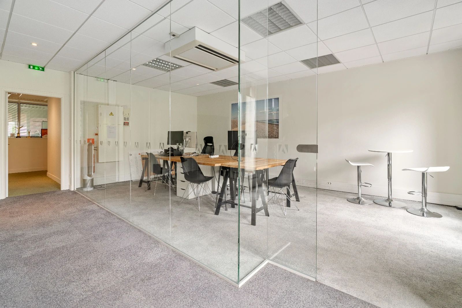 Bureau opéré · 1 à 16 postes · rue de Palestro, Paris 2e — photo 9/19