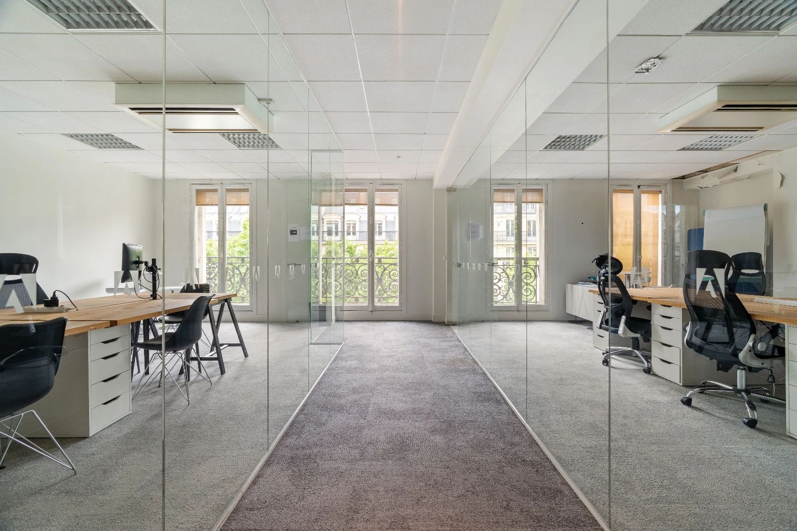 Bureau opéré · 1 à 16 postes · rue de Palestro, Paris 2e — photo 10/19