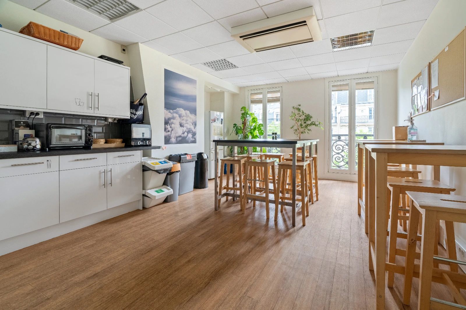 Bureau opéré · 1 à 16 postes · rue de Palestro, Paris 2e — photo 13/19