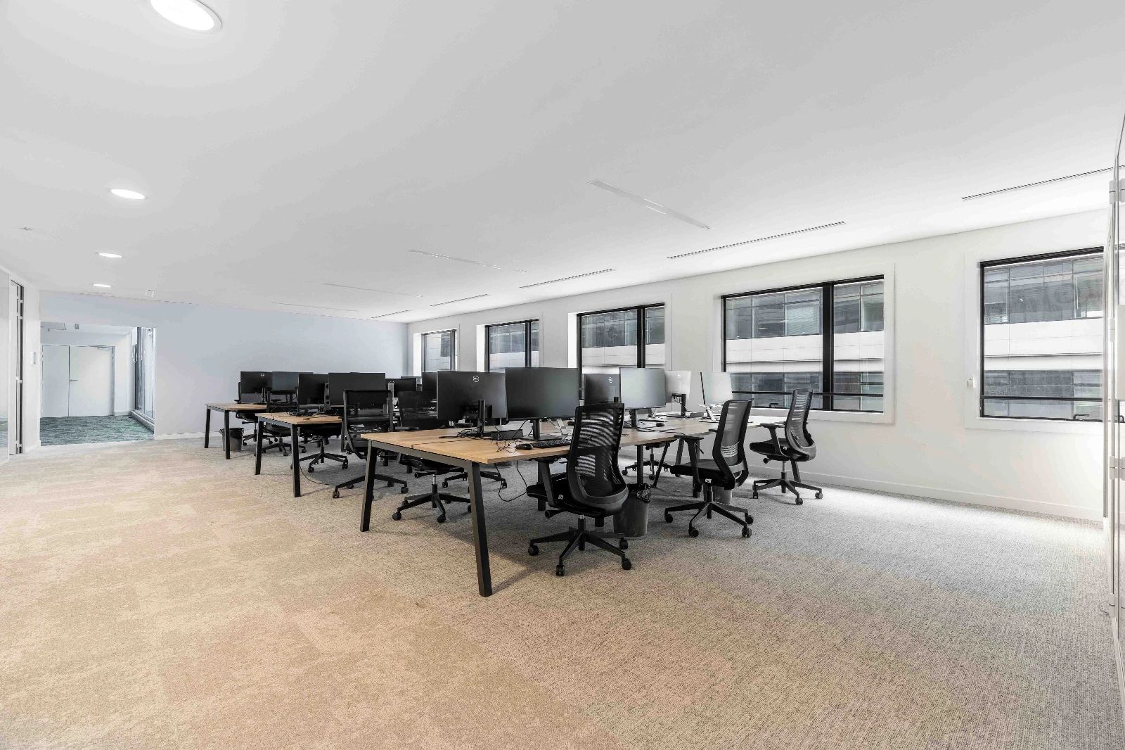 Bureau opéré · 45 à 52 postes · rue Anatole, Levallois-Perret — photo 7/14
