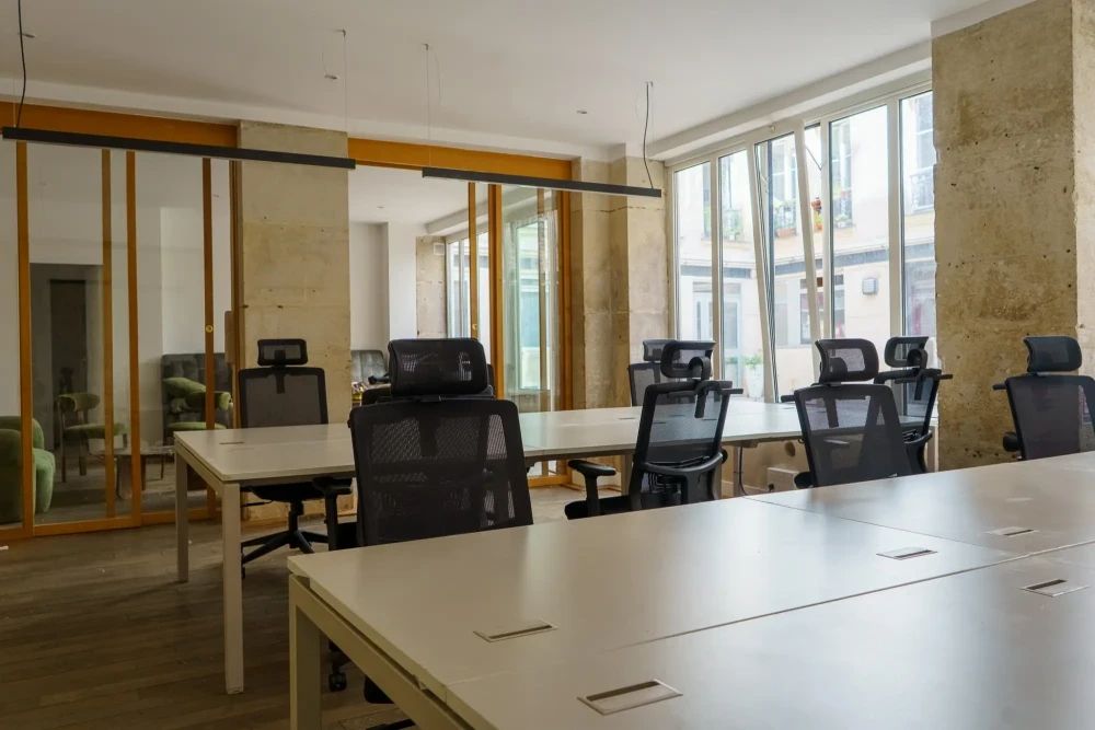 Bureau opéré · 10 à 12 postes · rue du Faubourg Saint-Denis, Paris 10e — photo 4/11
