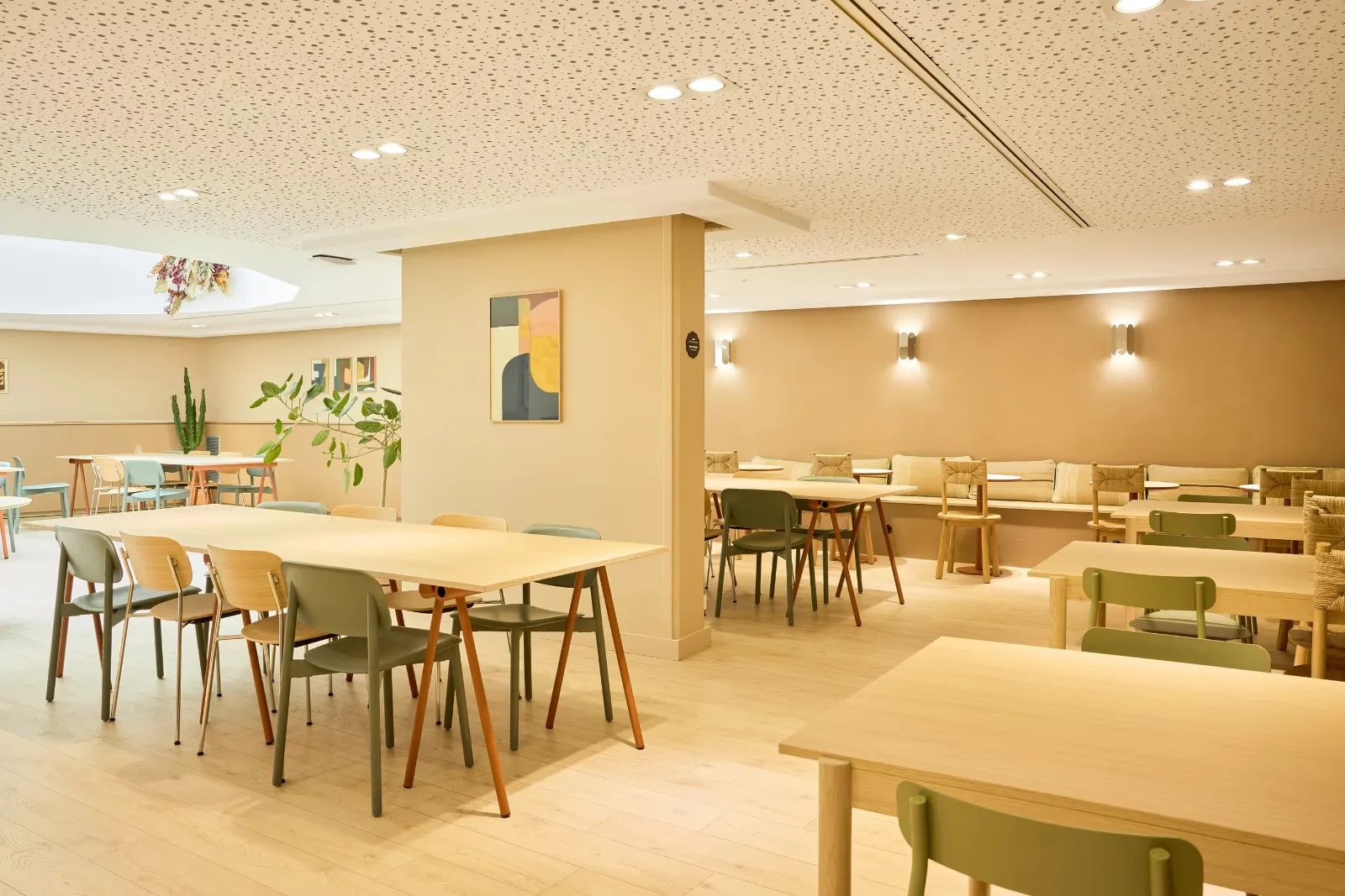 Coworking · 1 à 265 postes · rue du Général-Foy, Paris 8e — photo 4/8