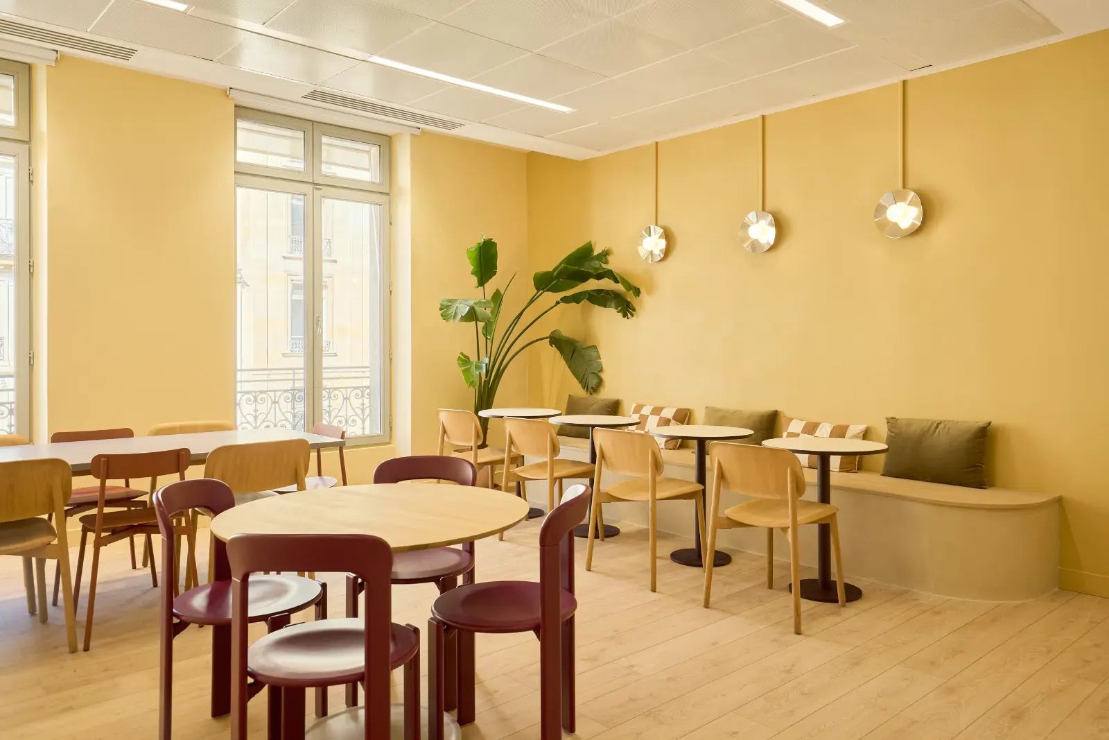 Coworking · 1 à 265 postes · rue du Général-Foy, Paris 8e — photo 5/8