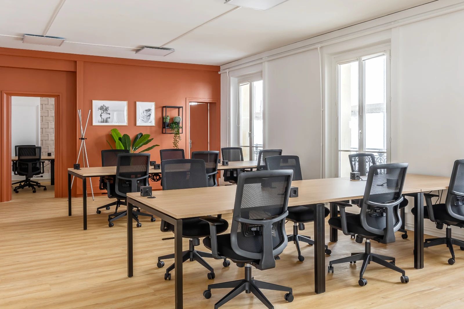 Bureau opéré · 30 à 34 postes · rue d'Argenson, Paris 8e — photo 4/11