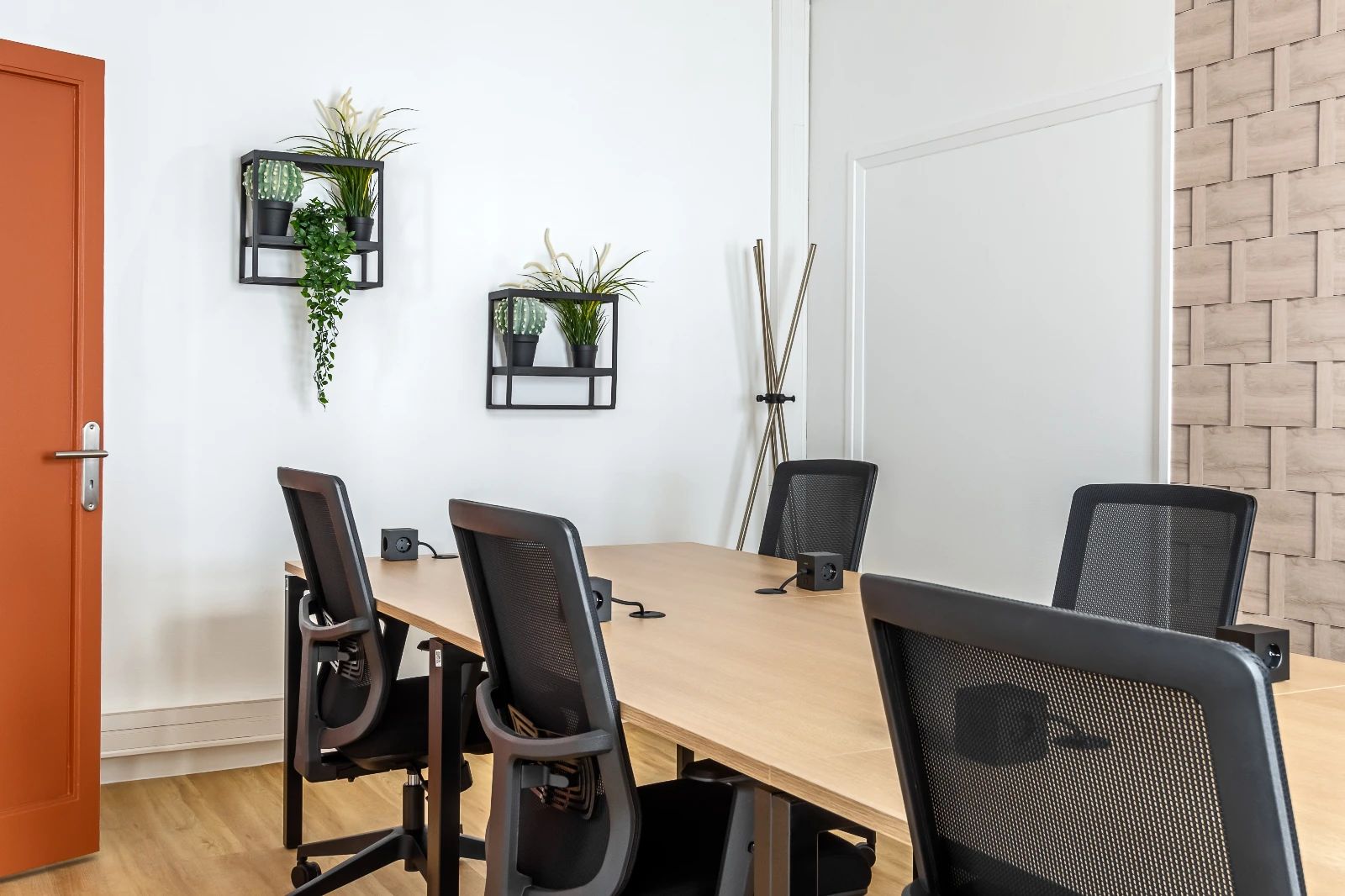 Bureau opéré · 30 à 34 postes · rue d'Argenson, Paris 8e — photo 5/11