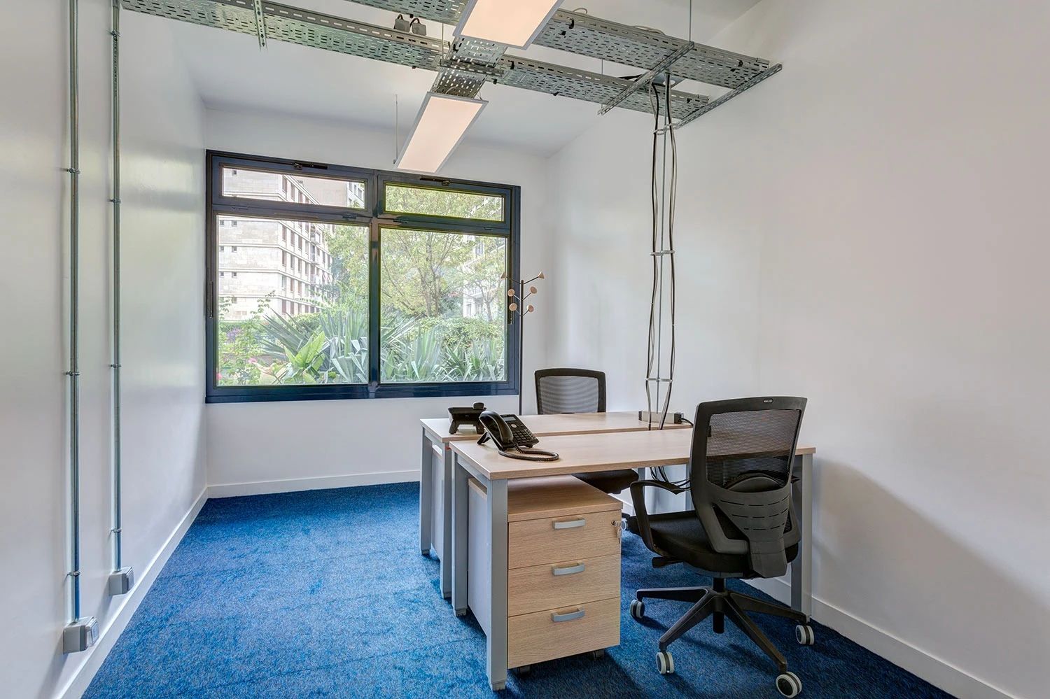 Coworking · 30 postes · rue des Cévennes, Paris 15e — photo 2/8