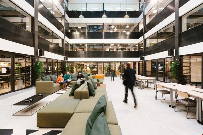 Coworking · 1 à 450 postes · rue des Archives, Paris 3e — photo 2/6