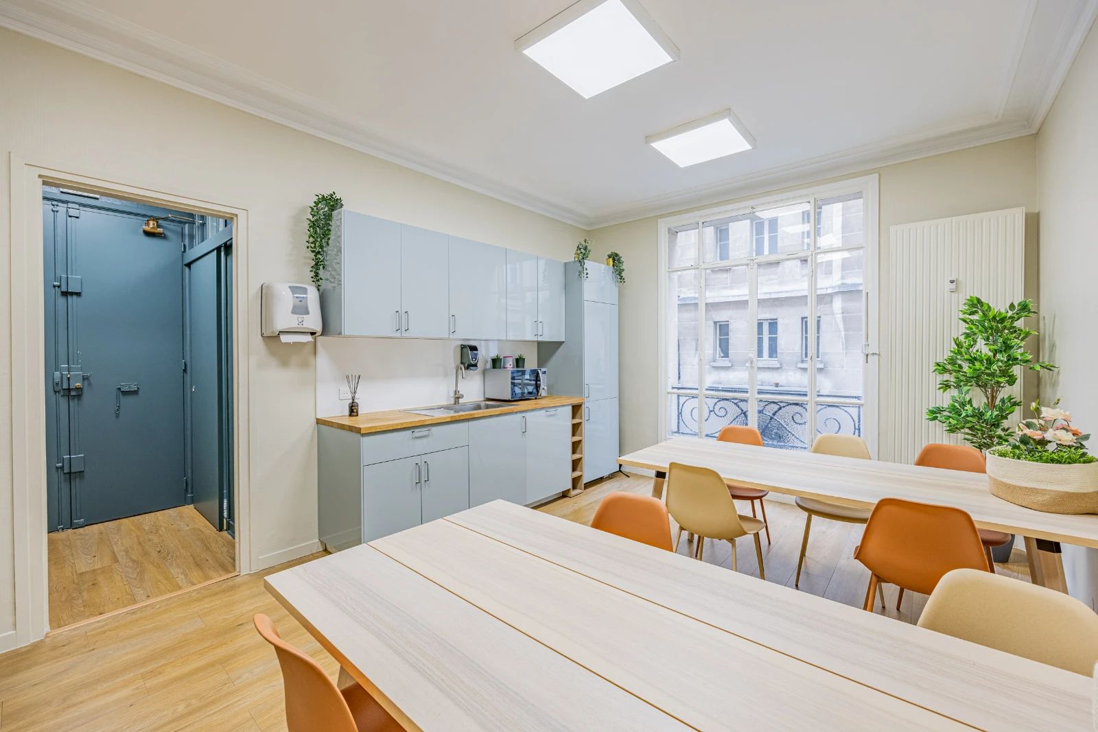 Bureau opéré · 24 à 32 postes · square Trudaine, Paris 9e — photo 6/9