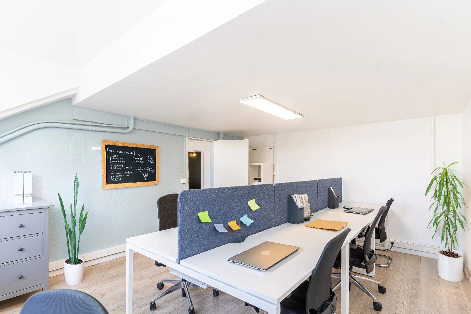 Bureau opéré · 10 à 14 postes · rue Chabanais, Paris 2e — photo 1/6