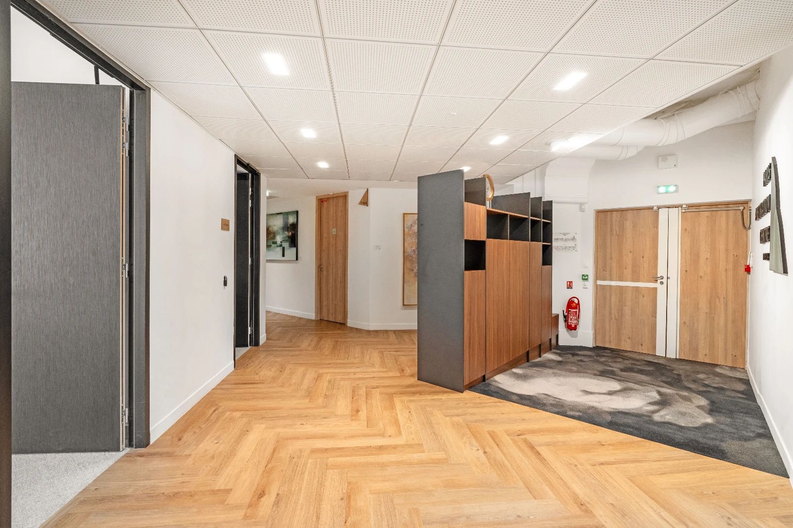 Bureau opéré · 70 à 77 postes · rue Saint-Denis, Paris 2e — photo 9/12