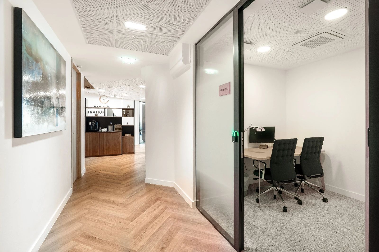 Bureau opéré · 70 à 77 postes · rue Saint-Denis, Paris 2e — photo 11/12