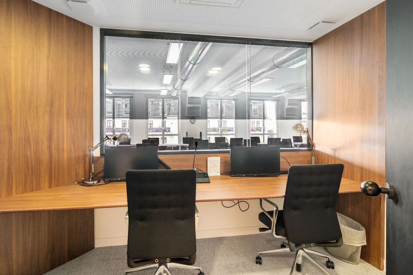Bureau opéré · 70 à 77 postes · rue Saint-Denis, Paris 2e — photo 12/12