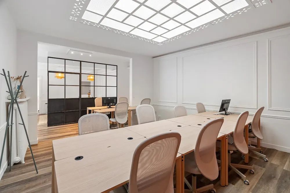 Bureau opéré · 14 à 18 postes · rue Blanche, Paris 9e — photo 2/12