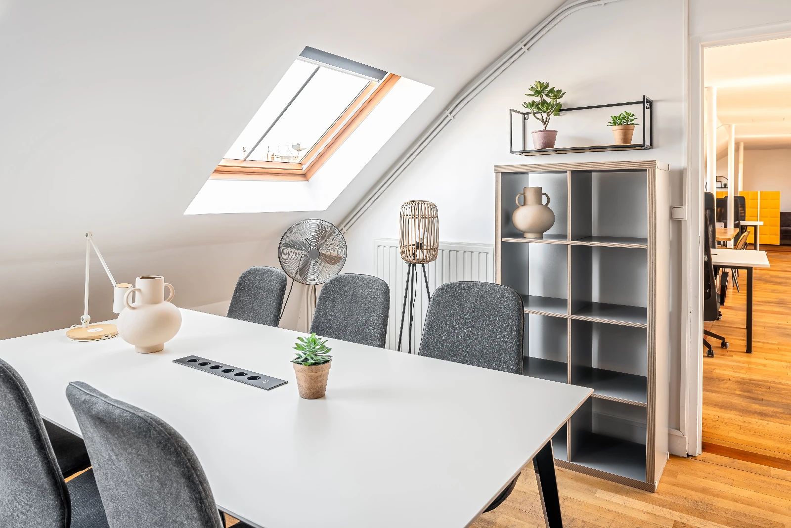 Bureau opéré · 24 à 30 postes · rue de Braque, Paris 3e — photo 6/8